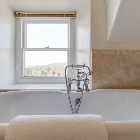 Pensión Barnes Fell 4*