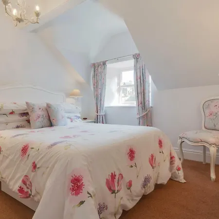 招待所 Barnes Fell 4*