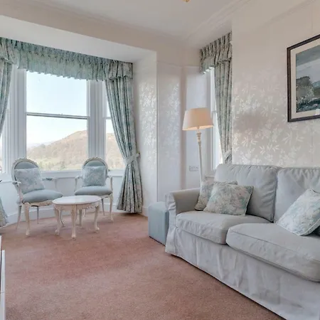 Barnes Fell 招待所